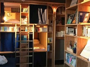 BookAndBedTokyo京都店は本棚が埋め尽くす