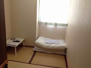 ビジネスホテル加賀の和室